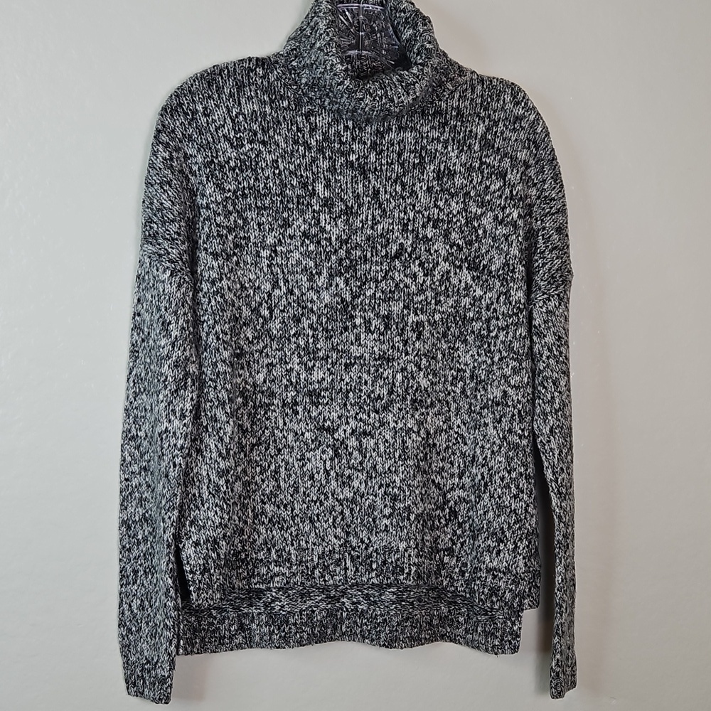 Old Navy Women’s Marled Turtleneck Sweater Black White Knit Small